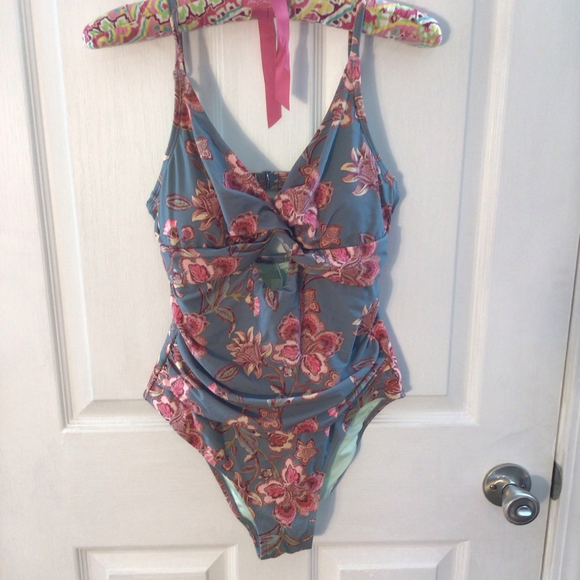 Cupshe Twist & Cut-Out Floral Tummy Control Long Torso One-Piece Size Medium - Picture 3 of 10